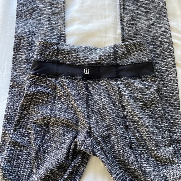 Lululemon charcoal leggings - Picture 2 of 4